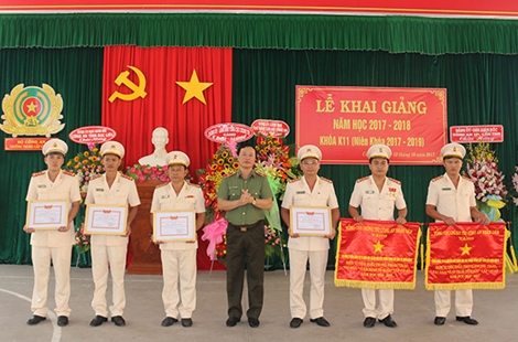 Trường Trung cấp CSND III khai giảng năm học mới