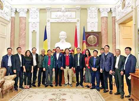 Ghi được một lần qua ba nước Nam Âu: Nghẹn ngào nghe hai tiếng Việt Nam