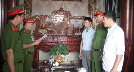 Bắt tạm giam chủ sản xuất hơn 2 triệu lít xăng giả ở Nghệ An