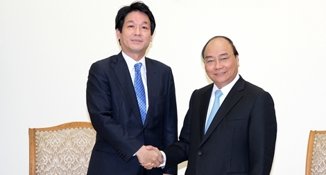 Thủ tướng Nguyễn Xuân Phúc tiếp Cố vấn đặc biệt của Thủ tướng Nhật Bản