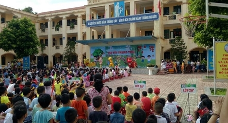 Sau khi ăn bánh mì, 72 học sinh nghỉ học bất thường