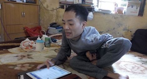 Người viết thơ nằm Nguyễn Hữu Thịnh: Cây xương rồng trổ hoa