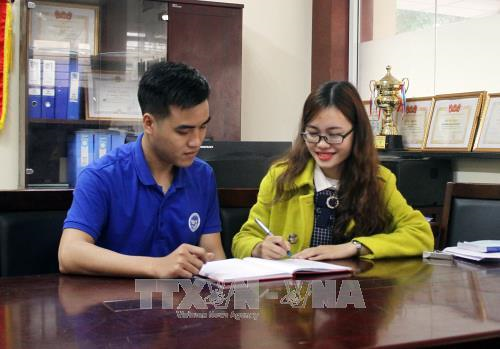 Nữ sinh viên “5 tốt"