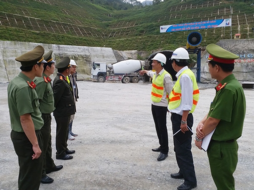 Xuân về trên công trường hầm đường bộ Cù Mông