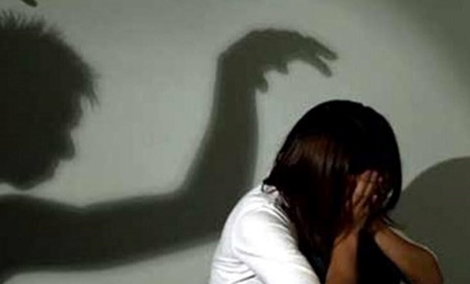 Gửi con gái sang nhà đồng nghiệp không ngờ gặp "yêu râu xanh"