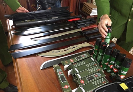 Ẩn họa từ những “chợ” hung khí online