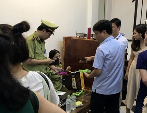 “Chặt chém” khách nước ngoài 70 triệu đồng để bán gần 2 kg tam thất