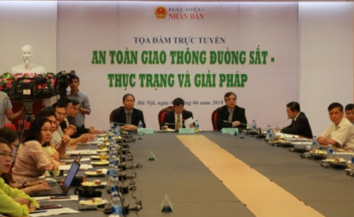 Toạ đàm "An toàn giao thông đường sắt - thực trạng và giải pháp"
