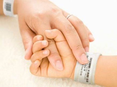 Vòng đeo tay điện tử chống bắt cóc