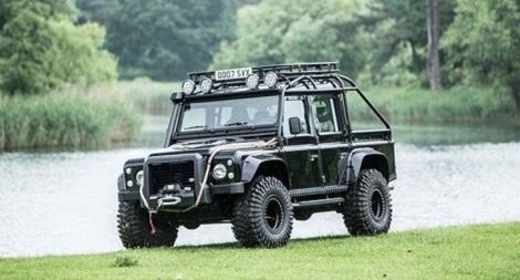 Vì sao chiếc Land Rover Defender SVX đắt ngang Rolls-Royce Ghost?