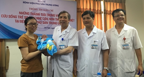 Những “em bé tí hon” được cứu sống ngoạn mục