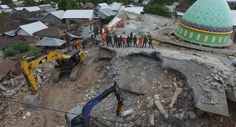 Indonesia tiếp tục hứng chịu động đất cường độ cao