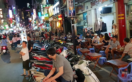 Nhếch nhác tại 2 tuyến phố đi bộ ở TP Hồ Chí Minh