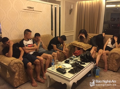 Bắt quả tang 7 đối tượng thuê phòng khách sạn để “bay” tập thể