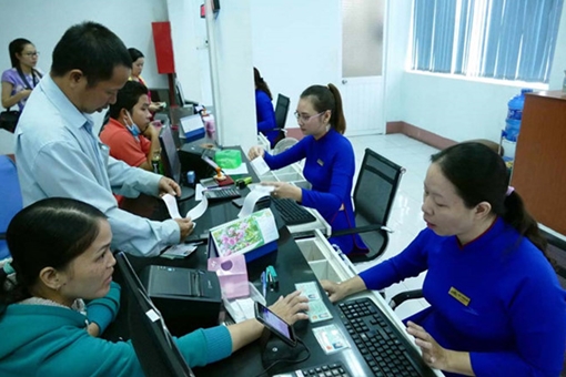 Cấp số thứ tự cho hành khách đến ga Sài Gòn mua vé tàu Tết