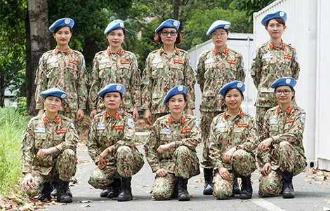 Những nữ chiến sĩ “mũ nồi xanh” Việt Nam: Thanh xuân muôn dặm vươn xa…
