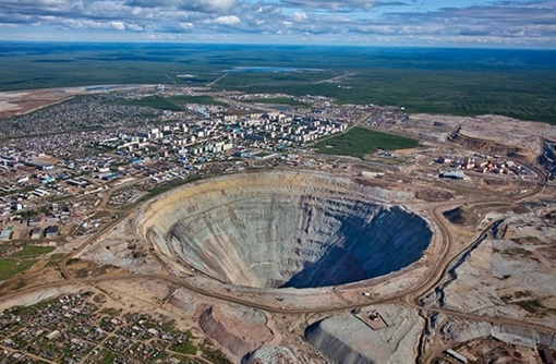 “Đột nhập” mỏ kim cương lớn nhất thế giới