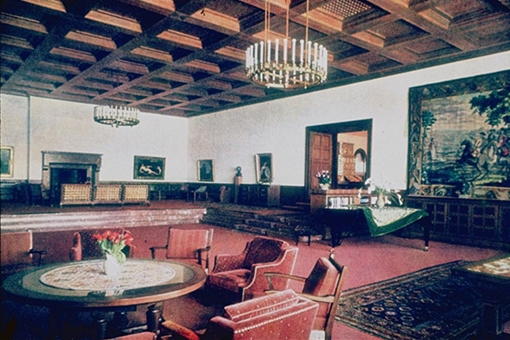 Những bức ảnh màu hiếm có về cuộc sống xa hoa của Adolf Hitler