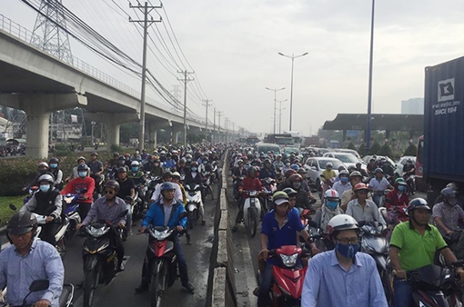 Ra đường nhìn thấy mà... lo