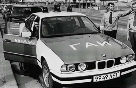 Porsche, Mercedes hay BMW cũng chỉ để Cảnh sát Liên Xô đi... tuần tra