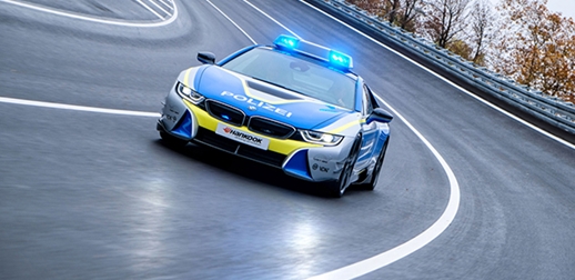 Siêu xe BMW i8 của cảnh sát Đức được độ “khủng” thế nào?