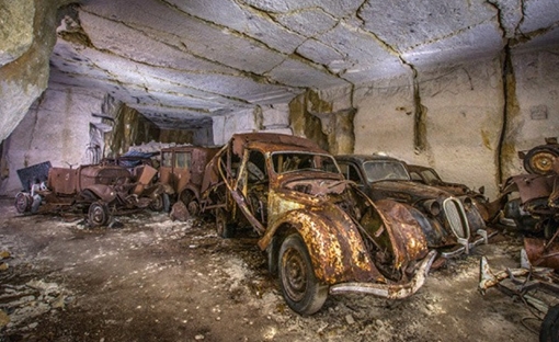 Khám phá kho tàng xe cổ chôn giấu dưới hầm mỏ