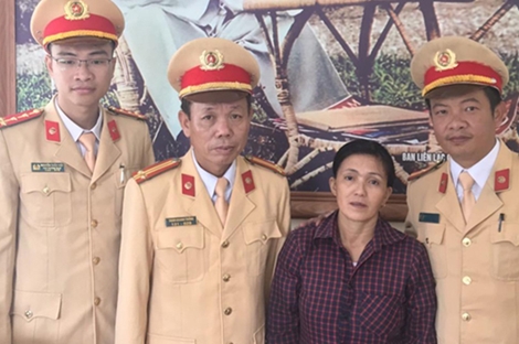 Kịp thời cứu một phụ nữ bị đắm thuyền trên sông Bạch Đằng