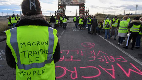 Pháp: Chính phủ nhượng bộ “Áo giáp vàng”