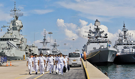 Nhật Bản bắt tay Ấn Độ trong bàn cờ khu vực