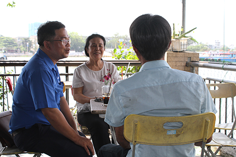 Chăm tay vun tưới, củi cành nở hoa