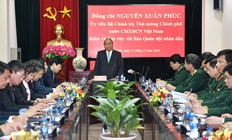 Thủ tướng thăm Báo Quân đội nhân dân