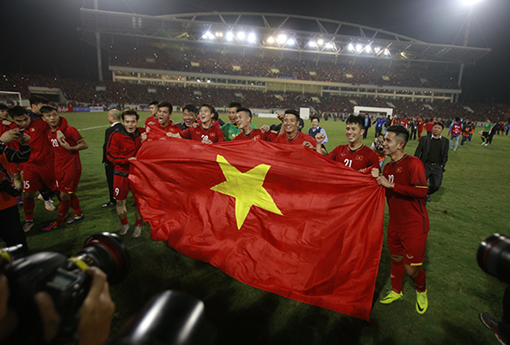 Ai làm lễ mừng công cho tuyển Việt Nam?