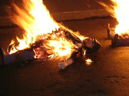 Những phong tục đón Tết Dương lịch kỳ lạ trên thế giới