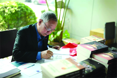 Viết về vụ án dễ hay khó?