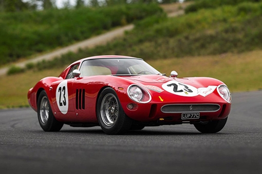 Choáng váng chiếc xe đua cổ đắt hơn cả… vàng