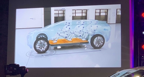 Hé lộ hình ảnh mẫu crossover chạy điện siêu sang của Cadillac