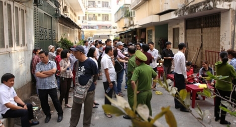 Nỗi niềm của người dân sau “đêm trắng” rời khỏi... chung cư nghiêng