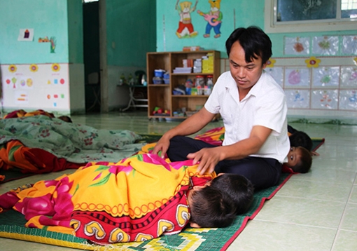 Nỗ lực vận động học sinh trở lại lớp sau Tết