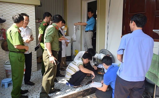 Vợ nằm chết trong nhà, chồng ra bãi biển tự tử