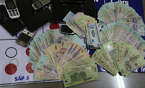 Nghịch tử tống tiền cha mẹ ruột – nỗi đau không thành lời