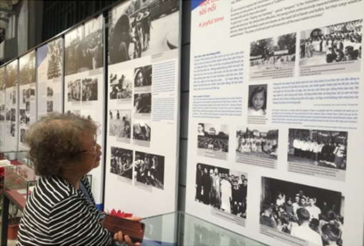 Di tích nhà tù Hỏa Lò trưng bày triển lãm “Lửa thanh xuân”