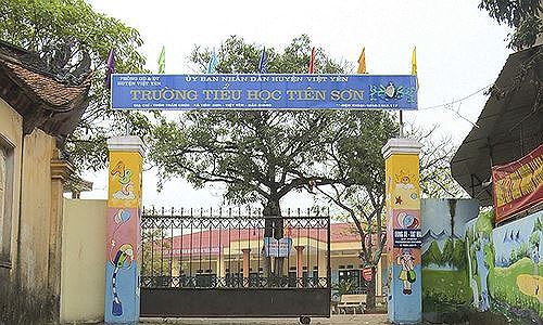 Điều chuyển công tác thầy giáo bị tố sàm sỡ học sinh