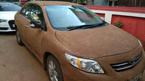 Độc đáo cách chống nóng cho ô tô bằng… phân bò