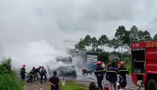 Cháy ô tô 16 chỗ, một hành khách tử vong