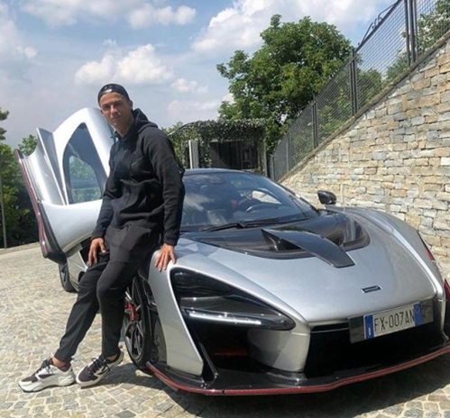 Thêm một chiếc siêu xe được bổ sung vào bộ sưu tập của CR7