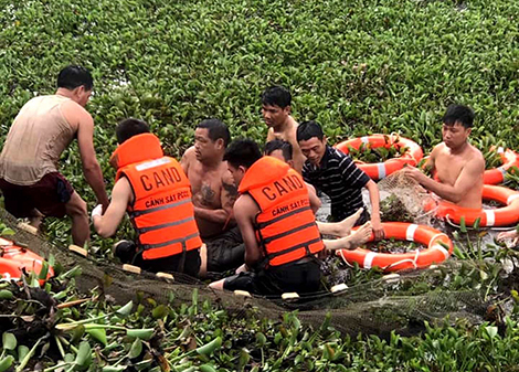 Những ước mơ tan biến dưới làn nước