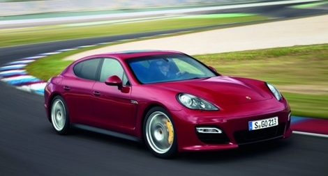 Triệu hồi hàng trăm nghìn chiếc siêu xe vì lỗi… tự động lăn bánh