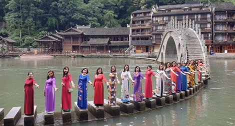 Tháo gỡ khó khăn cho du lịch Việt