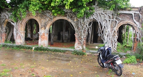 Nhiều di tích có nguy cơ thành phế tích