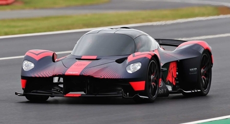 Siêu xe nổi tiếng bất ngờ xuất hiện tại đường đua nước Anh
